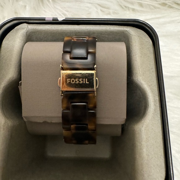 Fossil Watch - Picture 2 of 2